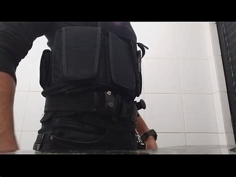 POLICIAL NOVINHO BATENDO PUNHETA XVIDEOS