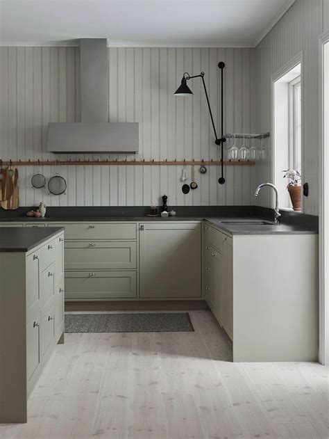 5 Scandinavian Kitchens With Shaker Style Cabinets Nordic Design Kitchen Rustic Kitchen