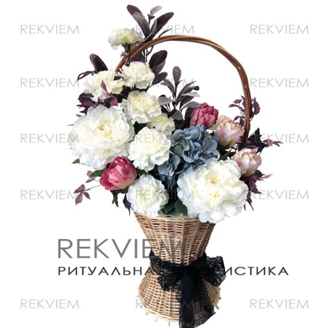 Корзины ритуальные с искусственными цветами на кладбище - купить в СПб