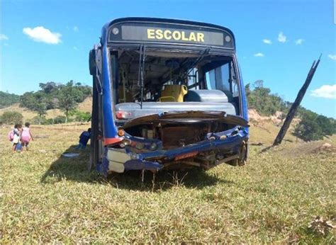 Motorista Perde Controle E ônibus Escolar Desce Desgovernado Em Ladeira