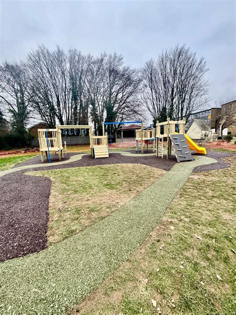 Huge climbing frame installed in Hertfordshire - Setter Play