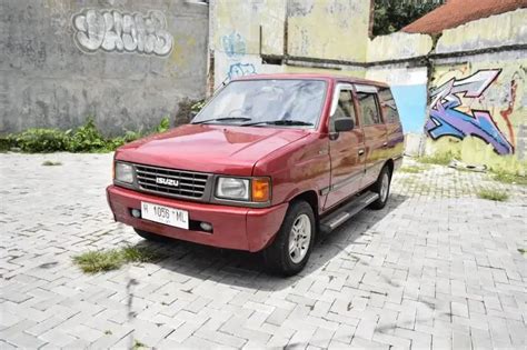 Mobil Diesel Bekas Isuzu Panther Tahun 1998 Dijual Dengan Harga Mulai
