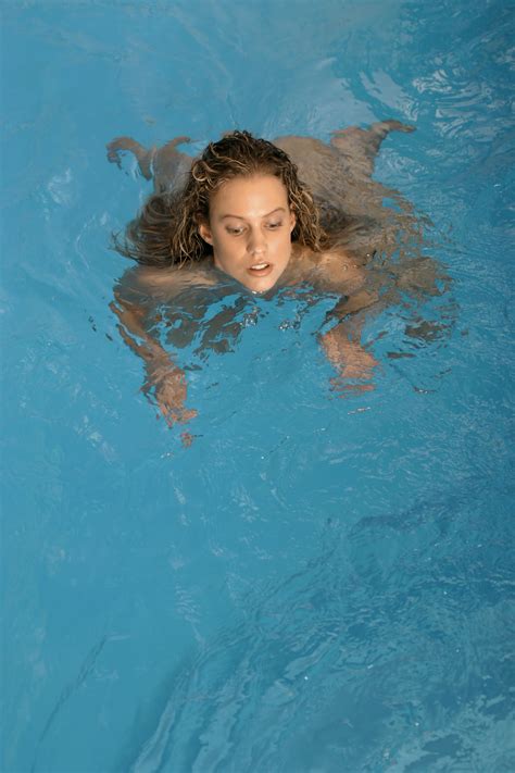 Betty A Betty At The Pool By Magoo Nude Album Intporn Forums