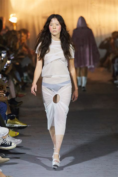 LRS Spring 2019 Ready-to-Wear Collection | Vogue