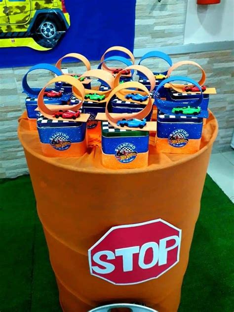 Sorpresita Hotweels En 2024 Fiesta De Hot Wheels Fiesta De Coches De Carreras Torta De Hot