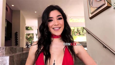 Horny Slut Gets Bukkaked After Sucking