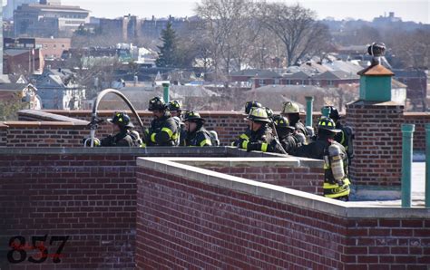 857 Fire Photography On Twitter Fdny Companies In Queens Had Their