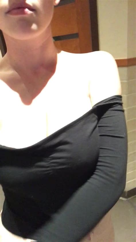 Riley Nixon Onlyfans Flawless Milf Fuckit CC