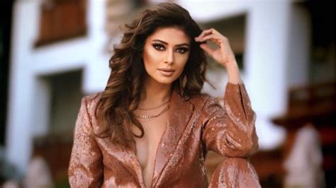 Has It Malfunctioned Pooja Batra Gets Brutally TROLLED For Her Sultry Naked Dress Video