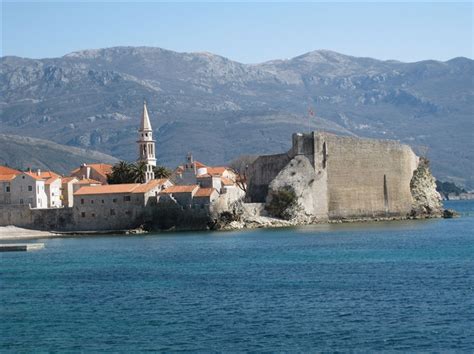 MUNTENEGRU