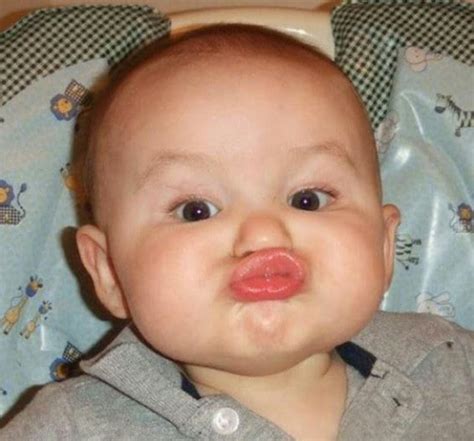 All photos gallery: Funny baby kiss