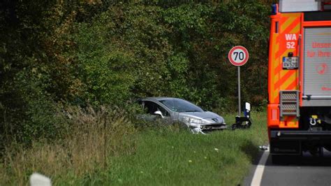 Frontal Crash bei Walldorf Autofahrer 28 gerät in Gegenverkehr