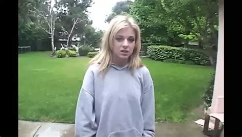 Zierliches Dunkelhaariges Girl Mit Kleinen Titten In Einem Anal Casting Xhamster