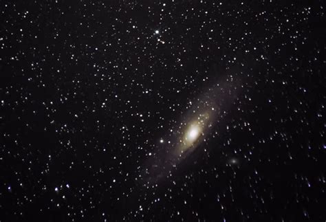 My first deep space attempt, Andromeda, cropped, 200mm : r/astrophotography