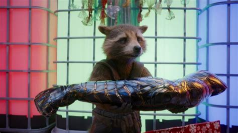 Стражи Галактики открывают свои подарки - Праздничное предложение ...