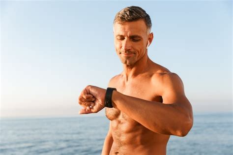 Premium Photo Close Up Of Smiling Handsome Shirtless Sportsman