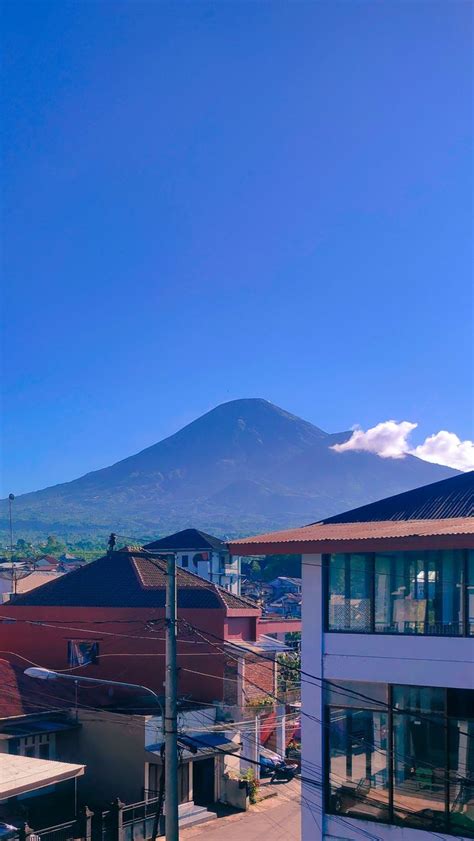 Pemandangan Gunung Dan Langit Yang Cerah Pemandangan Langit Gunung