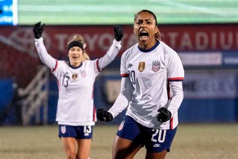 Catarina Macario, Mallory Pugh lead USWNT to 5-0 rout of Iceland in SheBelieves Cup finale