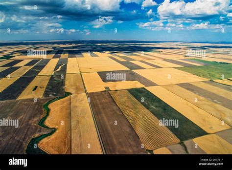 Aerial of prairies and farms Saskatchewan, Canada Stock Photo - Alamy