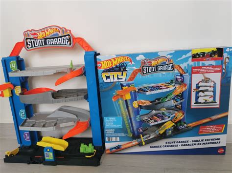 Hot Wheels Stunt Garage Hobbies Toys Toys Games On Carousell