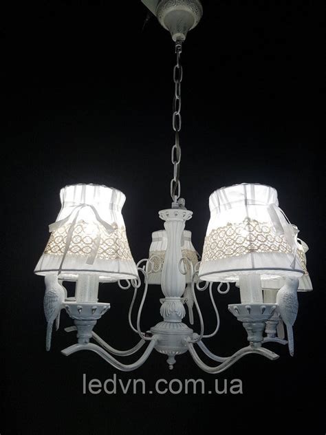 Классическая подвесная люстра с тканевыми абажурами (Птички)На 5 ...