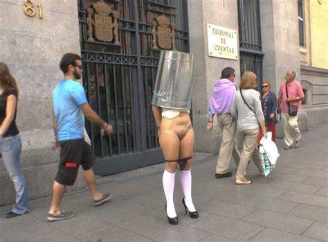 Grab Her Right In The Pussy Scrolller