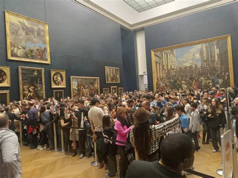 Mona Lisa Louvre Room
