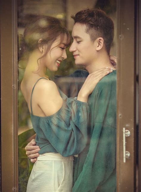 Phan Mạnh Quỳnh công khai bạn gái hot girl