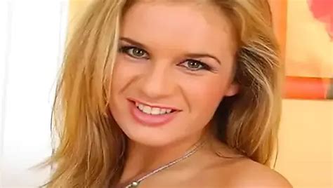 Super Sexy And Attractive German Blonde Posing Her Amazing Body Xhamster