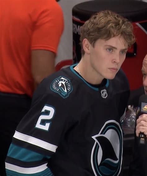 Pin By Paula Phillips On Cuties In Hockey Players Nhl Players Hot Hockey Players