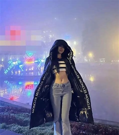 O N V N H U V B N G I Hot Girl L M I U C Bi T Tr N Nh Fansipan