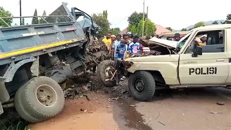 Ajali Moro Gari La Polisi Lagongana Na Fuso Watu Watatu Wajeruhiwa