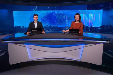 F Televisão Matheus Ribeiro º gay assumido do JN afirma que competência vai além da