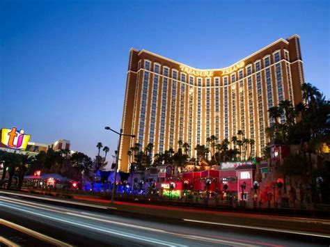 The 10 Best Cheap Hotels in Las Vegas for 2024 | Where to Stay in Vegas