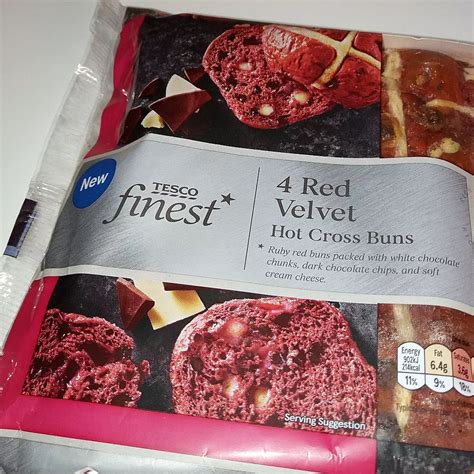 Supersupergirl S Food Reviews Tesco Finest Red Velvet Hot Cross Buns