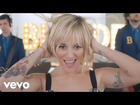 Alizée Blonde Music Video Song Lyrics and Karaoke