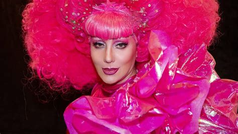 Rainha Gay Paulette Pink YouTube