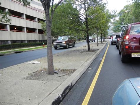 Median With Debris 38th Street Philadelphia Photos On