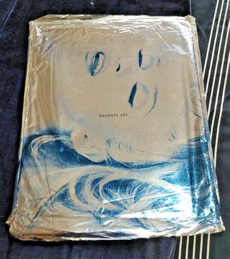 Madonna Sex Book Uk Re Dition Nbr Bande Dessin E Cd Couverture Mylar Belle Copie