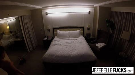 Nude Jezebelle Bond Hangs Out In Her Hotel Room XHamster