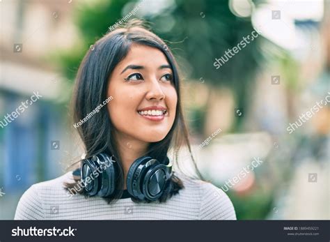 367 544 imágenes de Familia sonriendo latina Imágenes fotos y vectores de stock Shutterstock