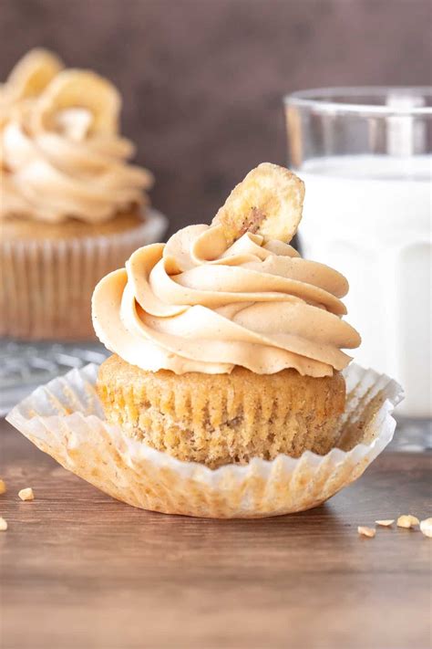 Peanut Butter Banana Cupcakes Just So Tasty