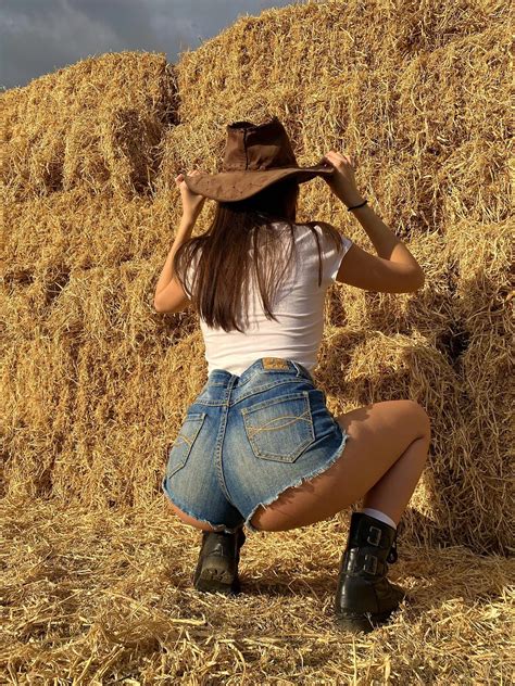 My Friend Wants To Know If You Think Im Hot Scrolller