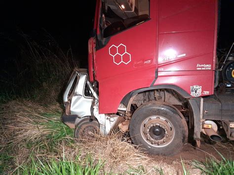 Menino De Anos Pega Carro Escondido Dos Pais E Morre Ao Bater De