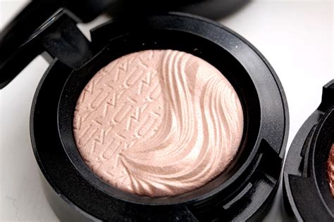 Our Destination An Extra Dimension Of Easy Shimmery Eye Makeup With The MAC Magnetic Nude