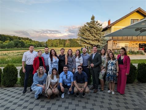 Koprivnički gimnazijalci proslavili 15 godina od mature uživali u sjajnoj atmosferi uz tamburaše