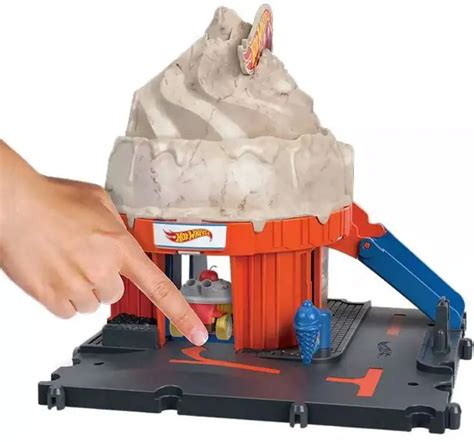 Hot Wheels City Downtown Ice Cream Swirl Track Set Mattel Toys ToyWiz