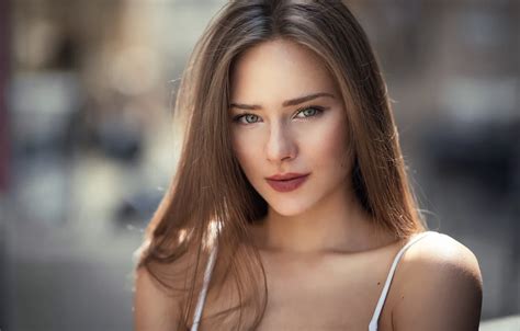 Обои Girl green eyes long hair photo brown model face brunette на телефон и рабочий стол