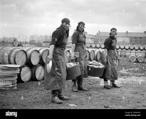 Fishery Workers Hi Res Stock Photography And Images Alamy