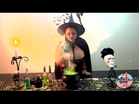 Pawg Betty Bang Put Spell On Men With Huge Ass XVIDEOS